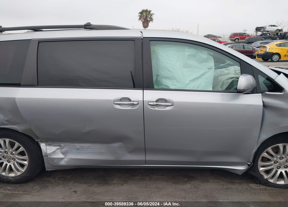 2011 TOYOTA SIENNA XLE V6 VIN: 5TDYK3DC6BS126561