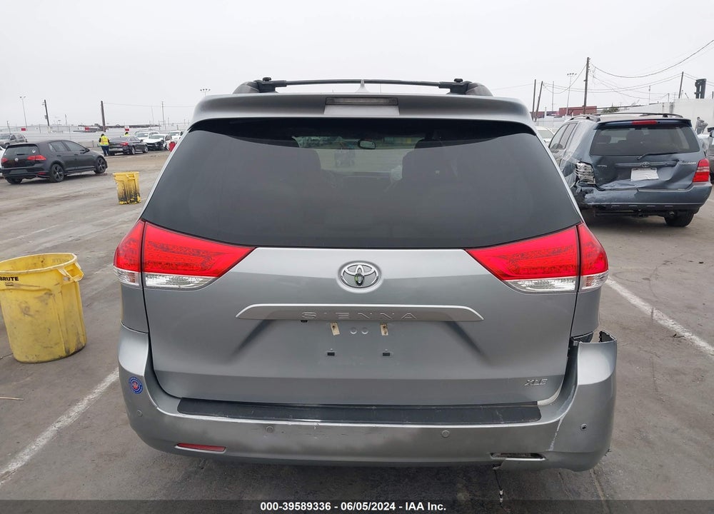 2011 TOYOTA SIENNA XLE V6 VIN: 5TDYK3DC6BS126561