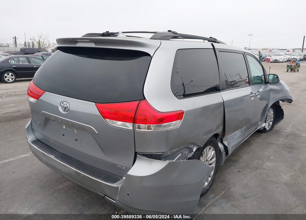 2011 TOYOTA SIENNA XLE V6 VIN: 5TDYK3DC6BS126561