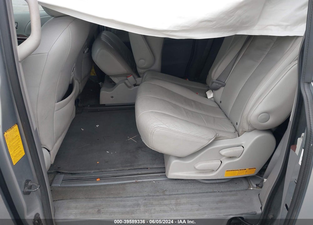 2011 TOYOTA SIENNA XLE V6 VIN: 5TDYK3DC6BS126561