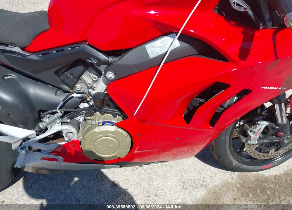 2021 DUCATI PANIGALE V4/V4S/V4S SPECIALE VIN: ZDMDAGNW9MB015258