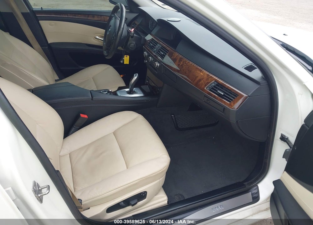 2010 BMW 528I XDRIVE VIN: WBANV1C53AC389301