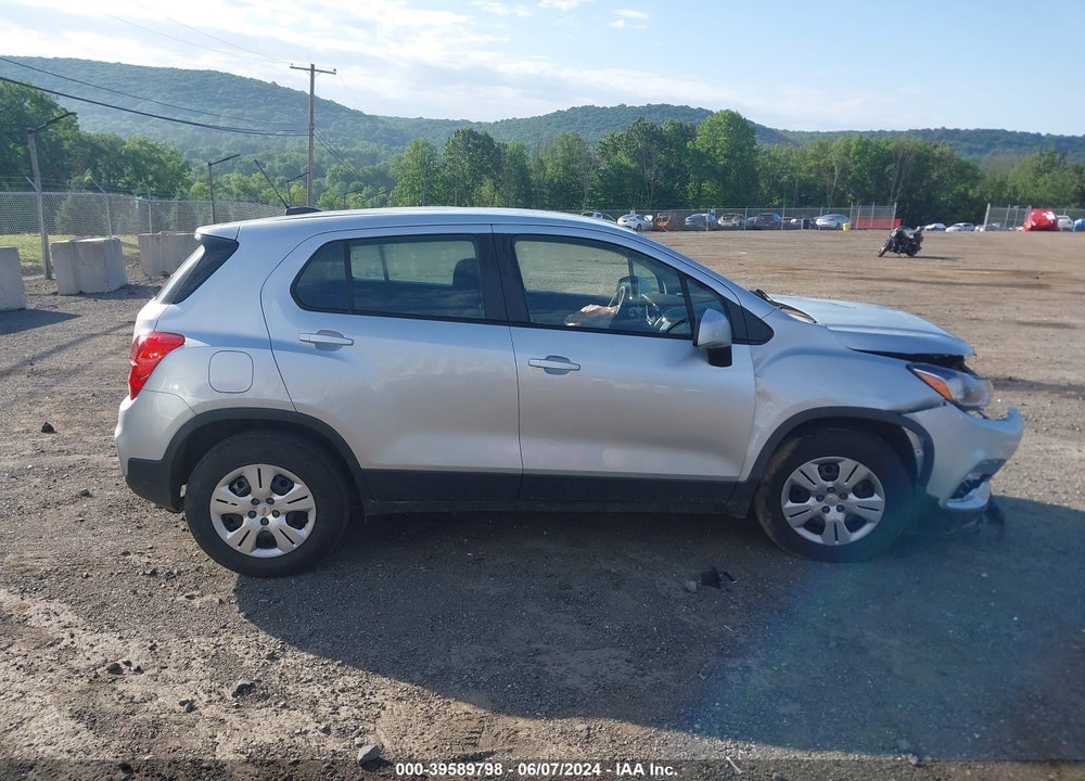 2018 CHEVROLET TRAX LS VIN: KL7CJKSB0JB607457