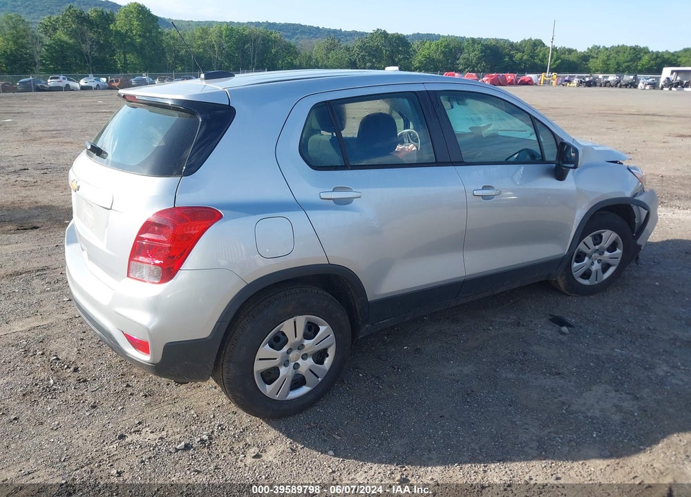 2018 CHEVROLET TRAX LS VIN: KL7CJKSB0JB607457