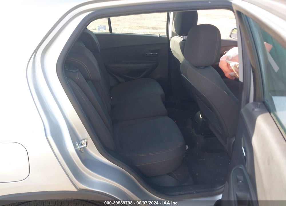 2018 CHEVROLET TRAX LS VIN: KL7CJKSB0JB607457