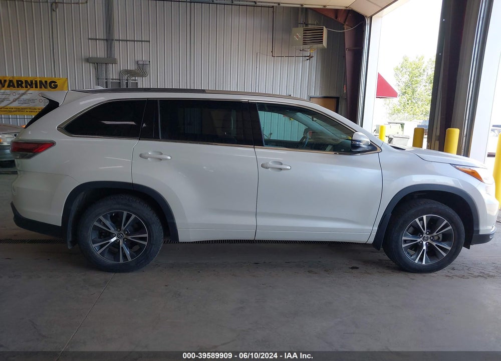 2016 TOYOTA HIGHLANDER XLE V6 VIN: 5TDJKRFH9GS303950