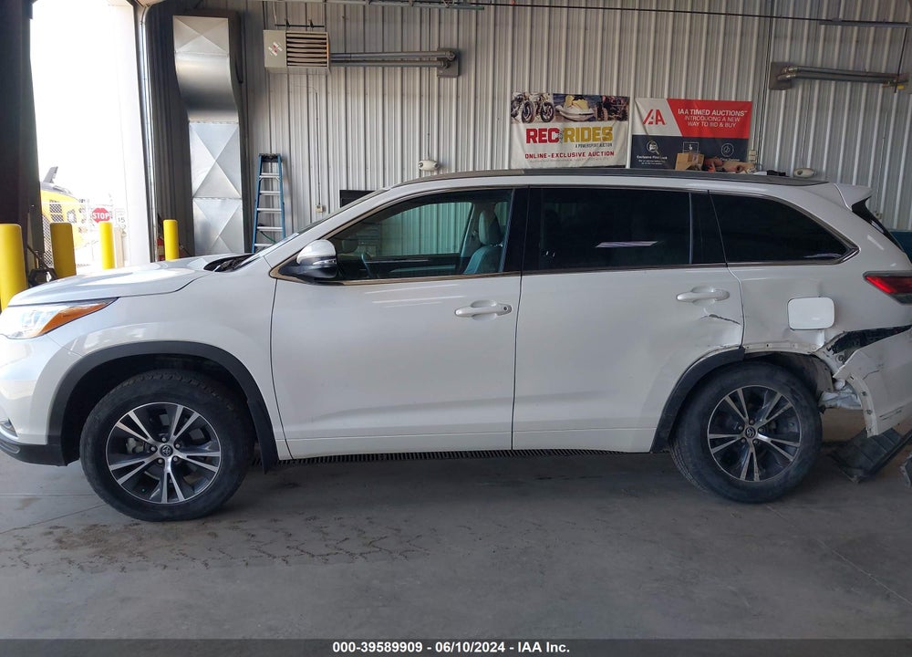 2016 TOYOTA HIGHLANDER XLE V6 VIN: 5TDJKRFH9GS303950