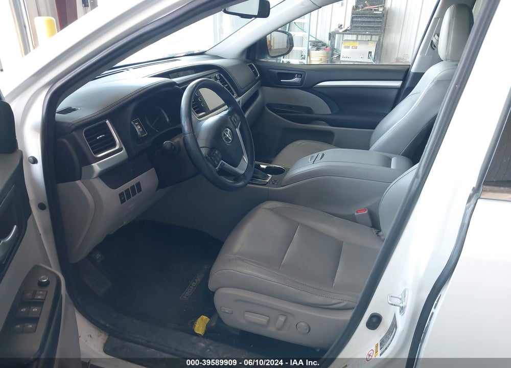2016 TOYOTA HIGHLANDER XLE V6 VIN: 5TDJKRFH9GS303950