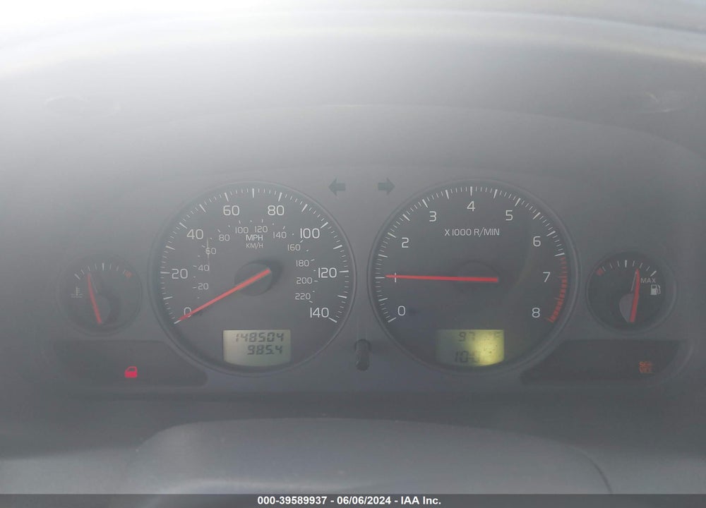 2004 VOLVO V40 A/LSE VIN: YV1VW27524F082523