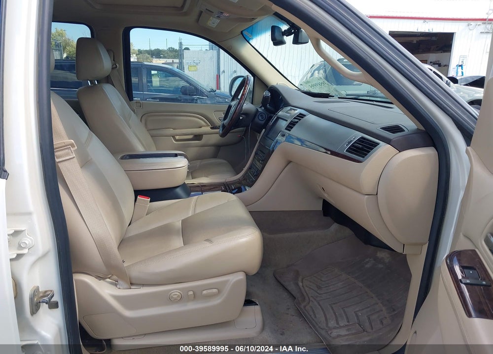 2014 CADILLAC ESCALADE LUXURY VIN: 1GYS4BEF4ER148803