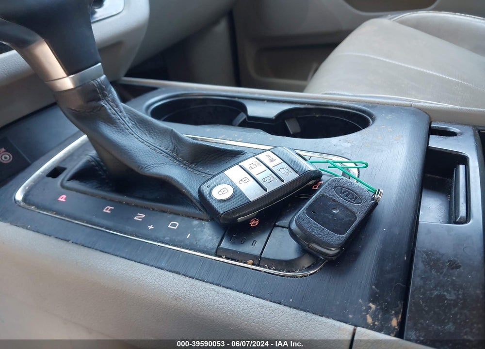 2017 KIA SEDONA LX VIN: KNDMB5C15H6324213