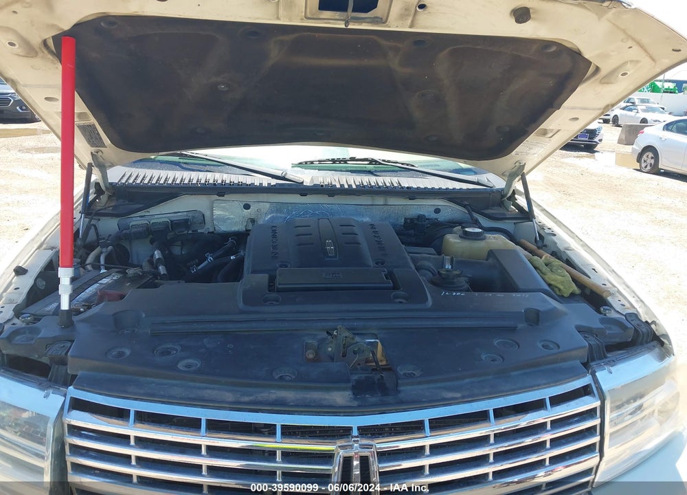 2007 LINCOLN NAVIGATOR ULTIMATE VIN: 5LMFU28537LJ02372