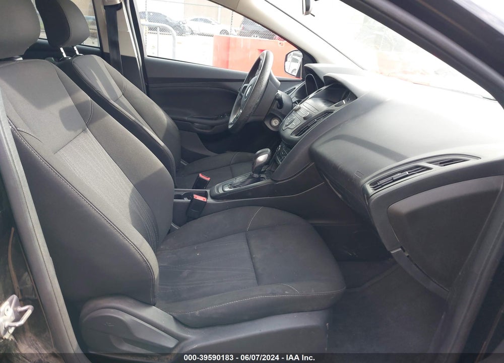2018 FORD FOCUS SE VIN: 1FADP3FE3JL259928
