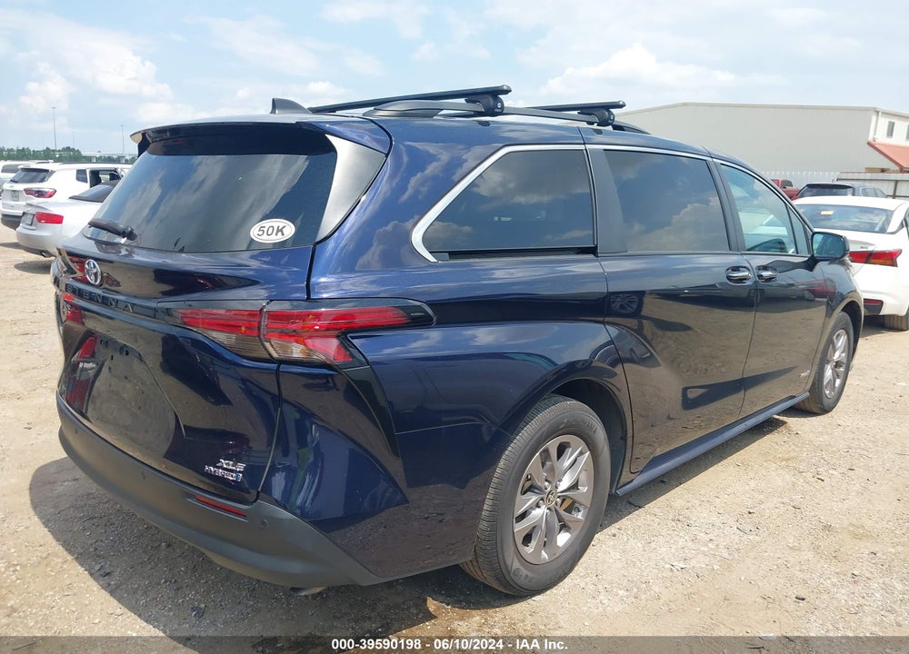 2021 TOYOTA SIENNA XLE VIN: 5TDYRKEC8MS028929