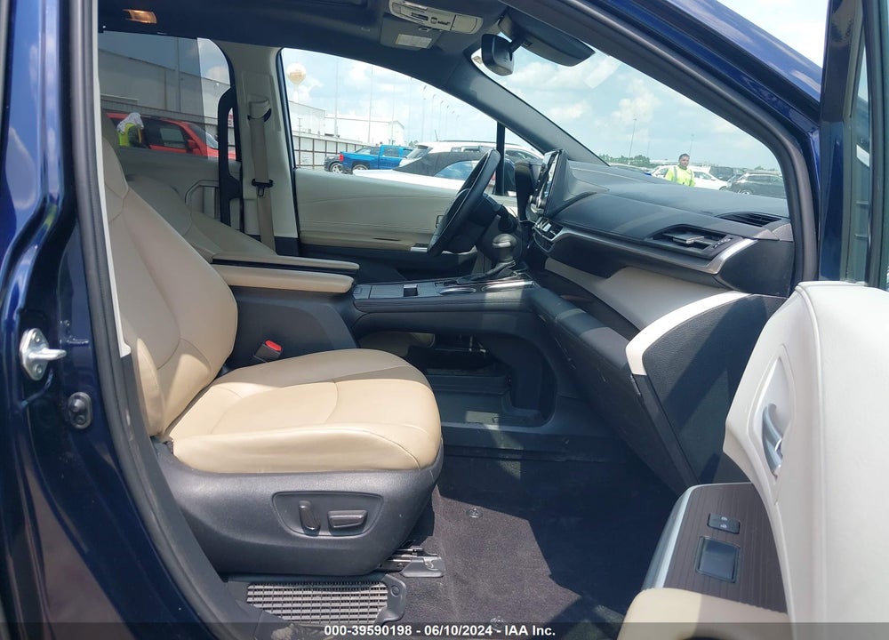 2021 TOYOTA SIENNA XLE VIN: 5TDYRKEC8MS028929