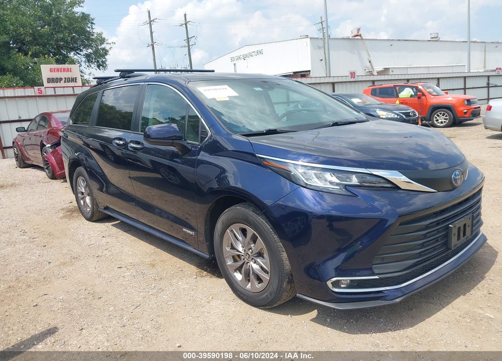 2021 TOYOTA SIENNA XLE VIN: 5TDYRKEC8MS028929