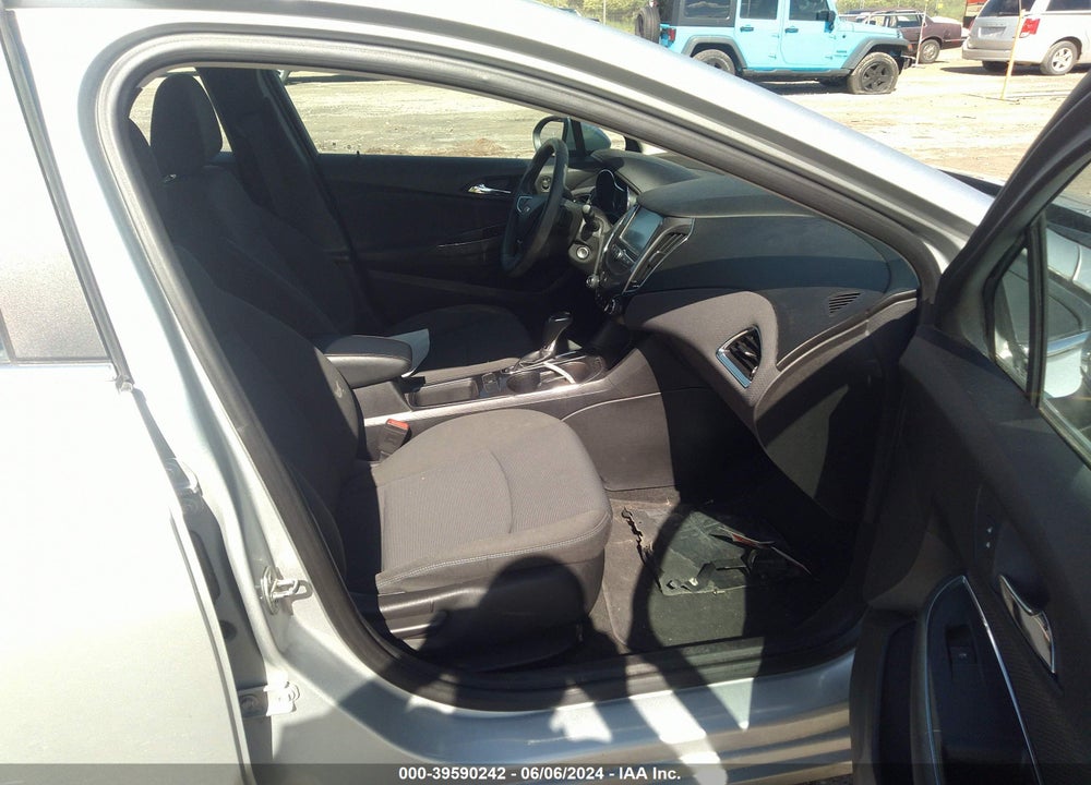 2018 CHEVROLET CRUZE LT AUTO VIN: 1G1BE5SM6J7168296