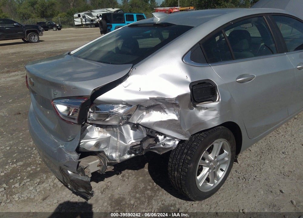 2018 CHEVROLET CRUZE LT AUTO VIN: 1G1BE5SM6J7168296