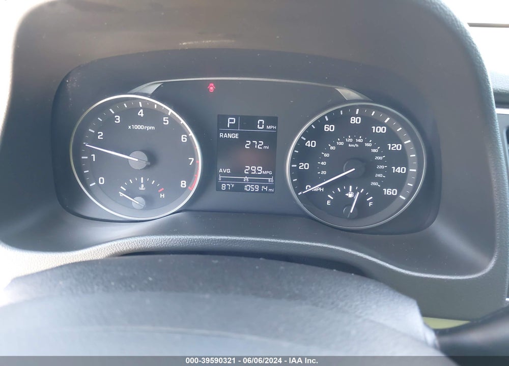 2017 HYUNDAI ELANTRA VIN: 5NPD84LF1HH181559