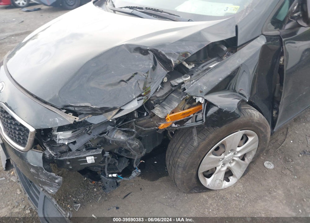 2017 KIA FORTE LX VIN: 3KPFK4A77HE136989