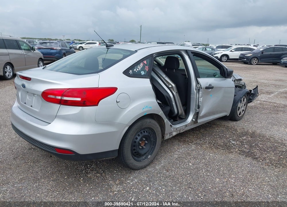 2018 FORD FOCUS S VIN: 1FADP3E20JL223153