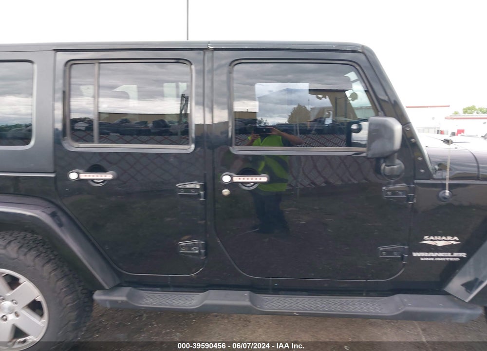 2010 JEEP WRANGLER UNLIMITED SAHARA VIN: 1J4HA5H16AL171064