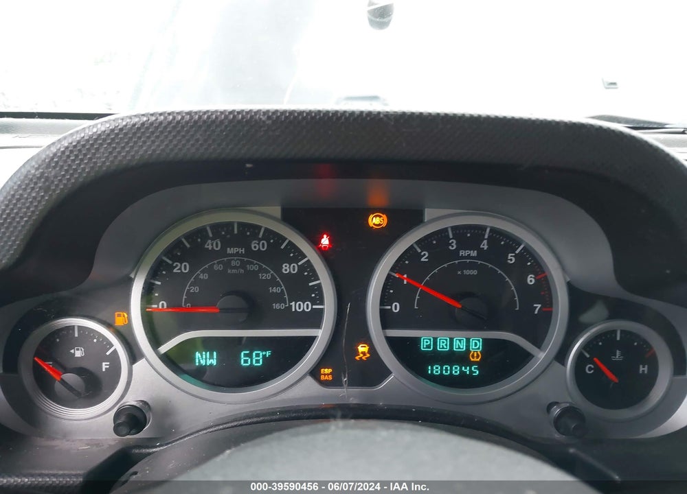 2010 JEEP WRANGLER UNLIMITED SAHARA VIN: 1J4HA5H16AL171064