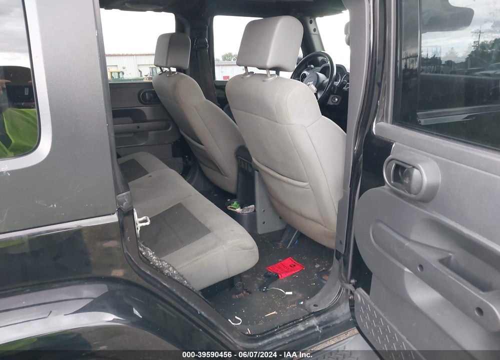 2010 JEEP WRANGLER UNLIMITED SAHARA VIN: 1J4HA5H16AL171064