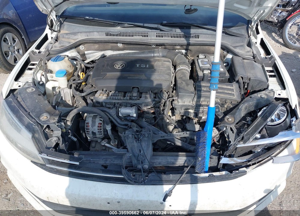 2015 VOLKSWAGEN JETTA 1.8T SE VIN: 3VWB17AJ5FM298246