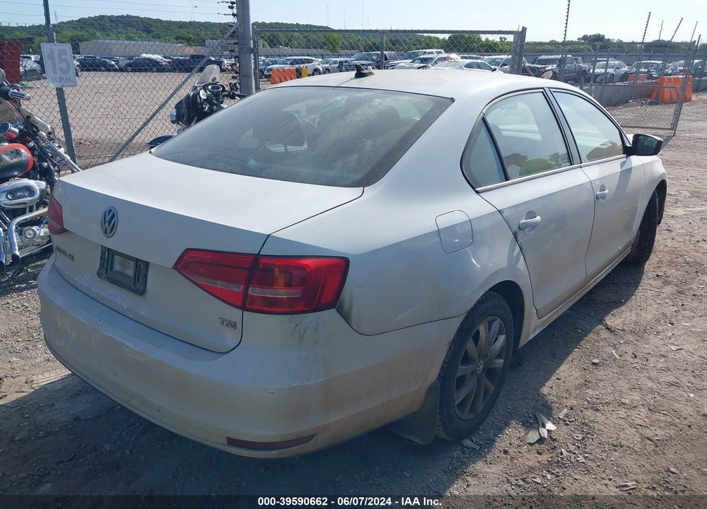 2015 VOLKSWAGEN JETTA 1.8T SE VIN: 3VWB17AJ5FM298246
