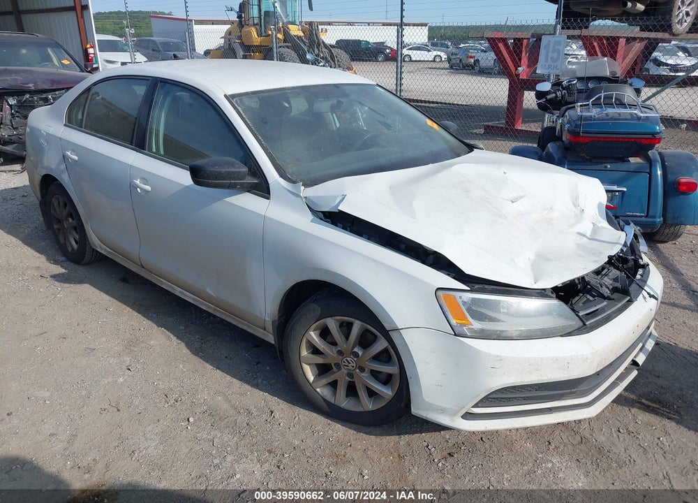 2015 VOLKSWAGEN JETTA 1.8T SE VIN: 3VWB17AJ5FM298246