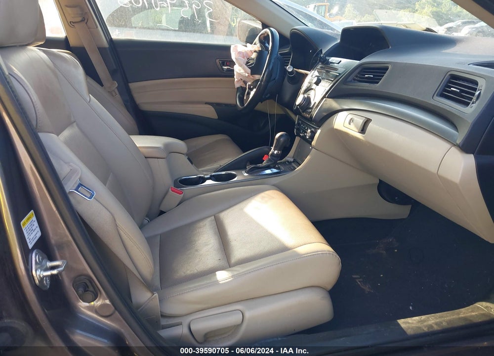 2013 ACURA ILX 2.0L VIN: 19VDE1F74DE012591