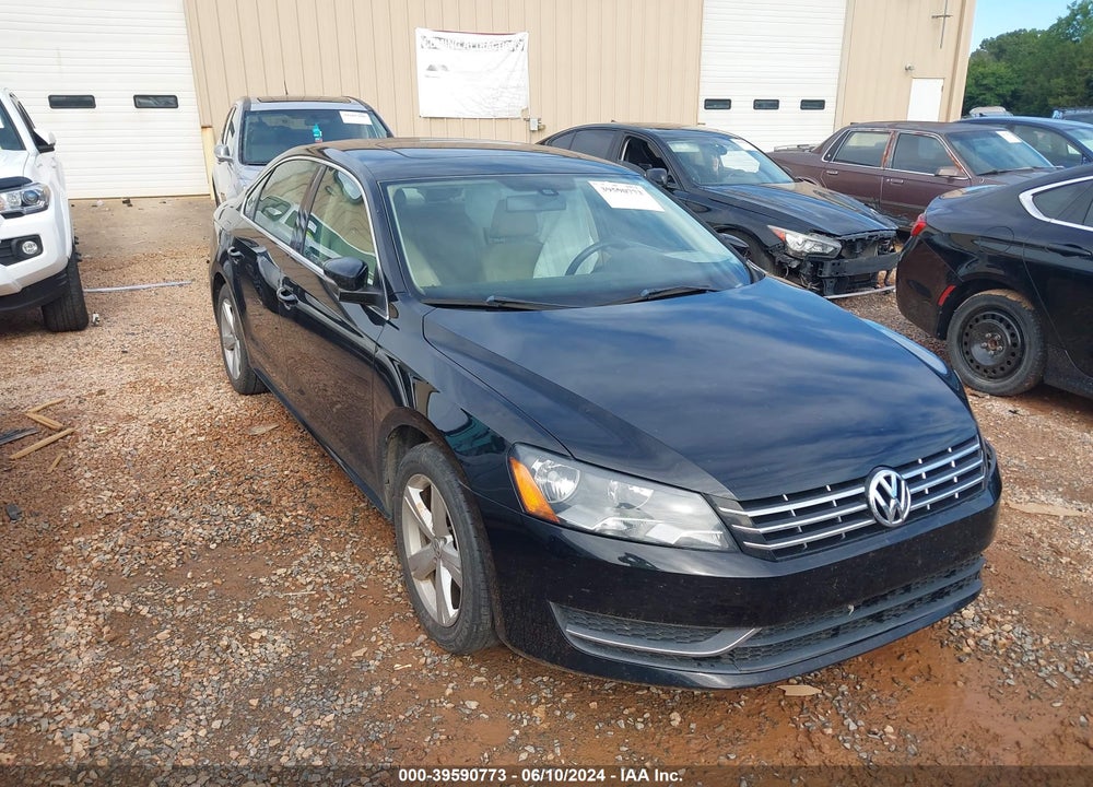 2013 VOLKSWAGEN PASSAT 2.0L TDI SE VIN: 1VWBN7A33DC121618