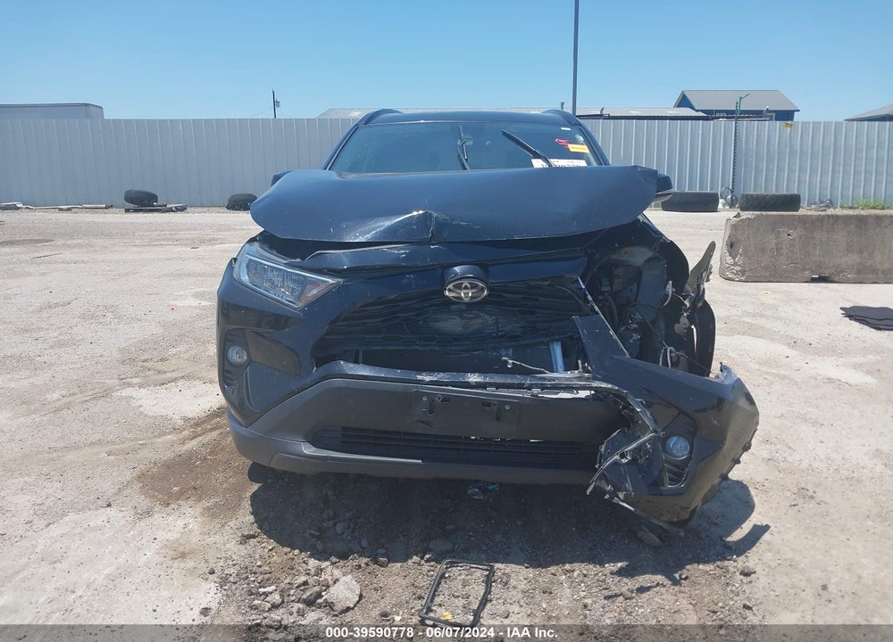 2019 TOYOTA RAV4 XLE VIN: 2T3W1RFV0KW011481