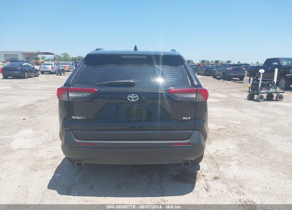 2019 TOYOTA RAV4 XLE VIN: 2T3W1RFV0KW011481