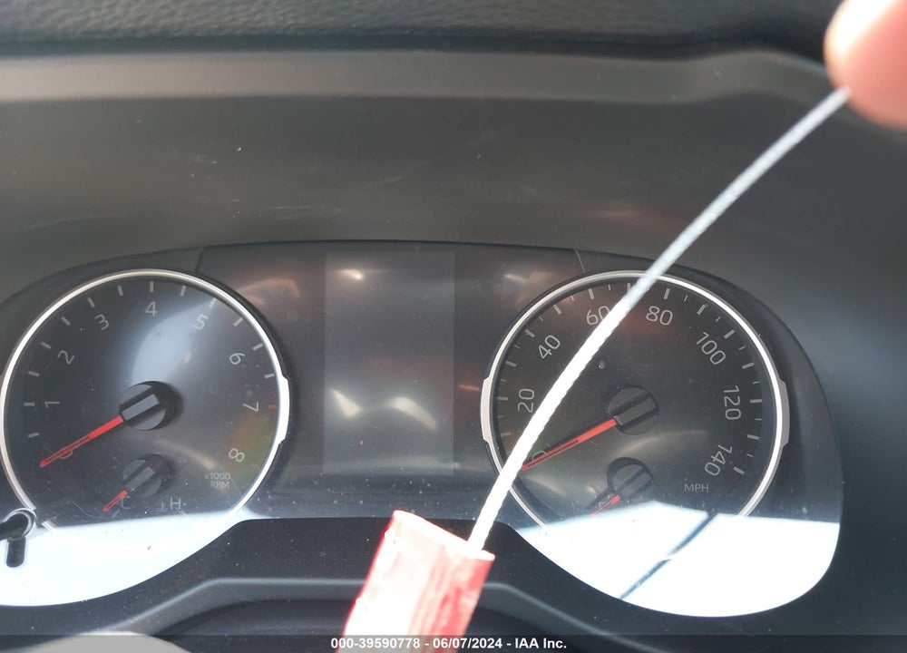 2019 TOYOTA RAV4 XLE VIN: 2T3W1RFV0KW011481