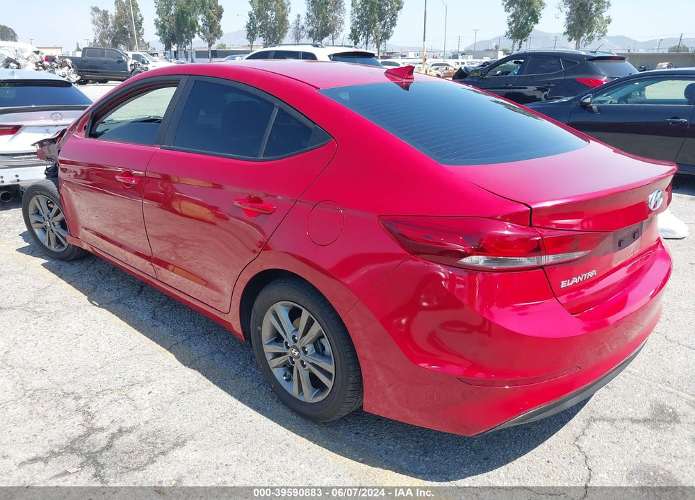 2018 HYUNDAI ELANTRA SEL VIN: 5NPD84LFXJH327950