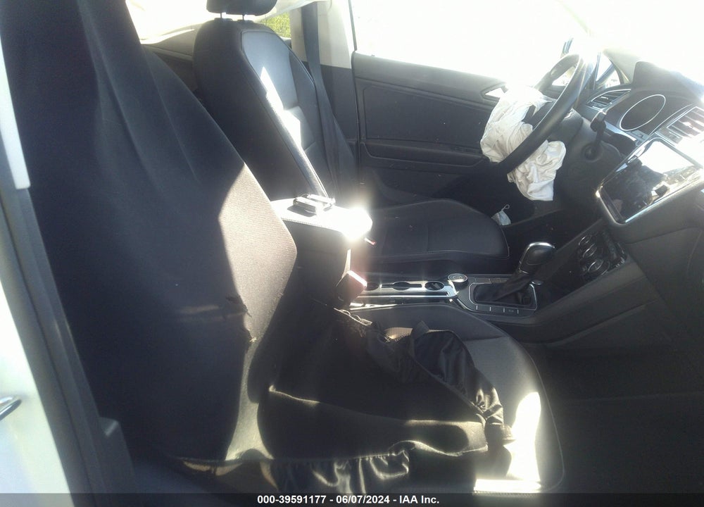 2019 VOLKSWAGEN TIGUAN 2.0T SE/2.0T SEL/2.0T SEL R-LINE/2.0T SEL R-LINE BLACK VIN: 3VV2B7AX9KM010793