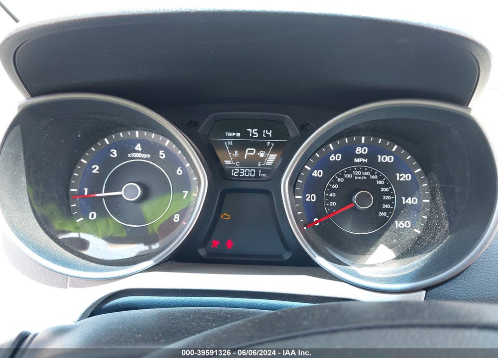 2014 HYUNDAI ELANTRA SE VIN: 5NPDH4AE5EH541647
