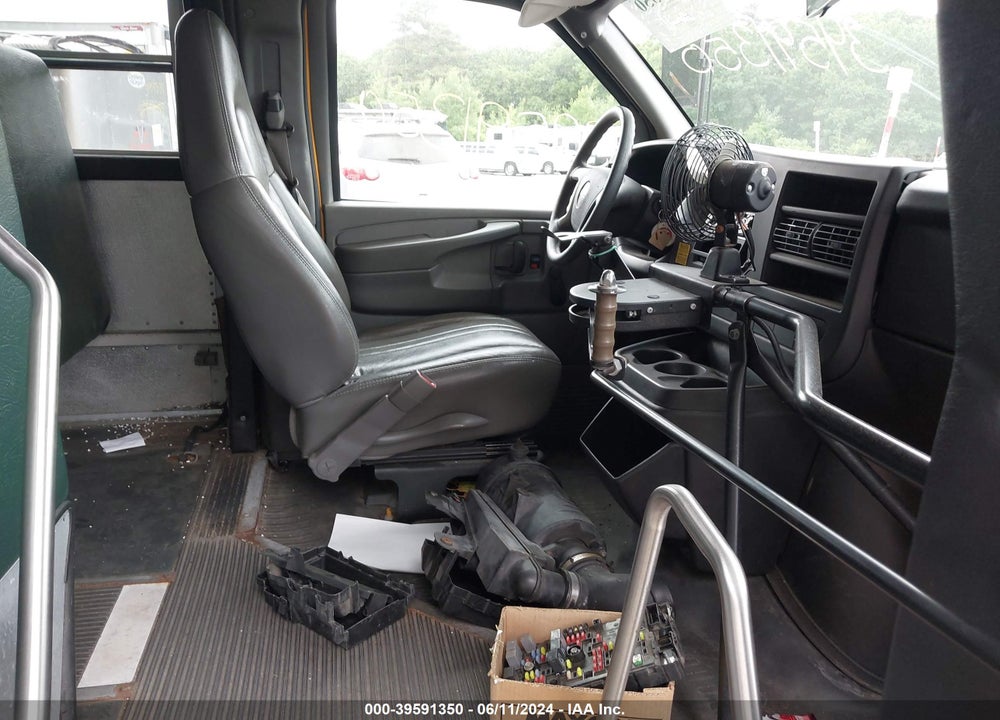 2008 GMC SAVANA CUTAWAY VIN: 1GDJG31KX81156582