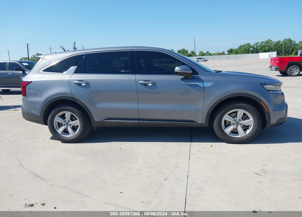 2021 KIA SORENTO LX VIN: 5XYRG4LC8MG025972