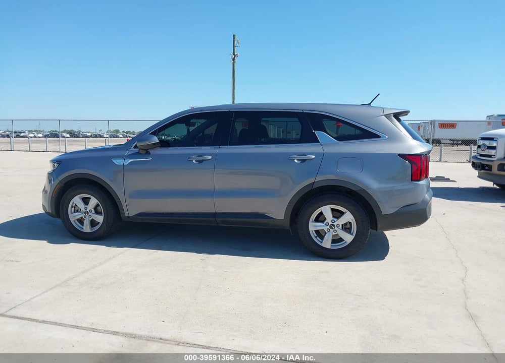 2021 KIA SORENTO LX VIN: 5XYRG4LC8MG025972