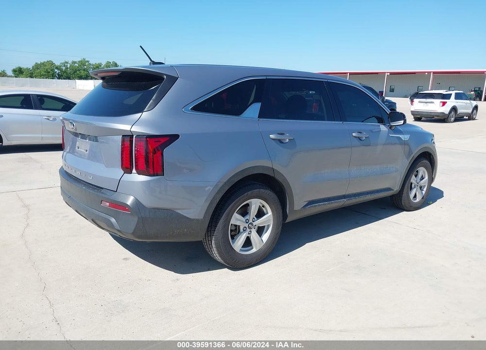 2021 KIA SORENTO LX VIN: 5XYRG4LC8MG025972