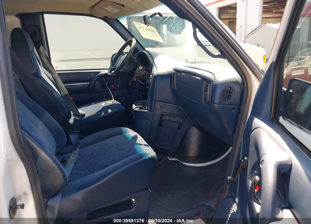 2003 CHEVROLET ASTRO VIN: 1GCDM19X83B116809