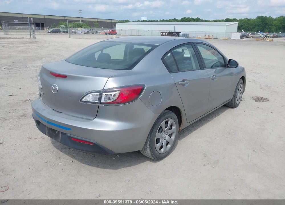 2011 MAZDA MAZDA3 VIN: JM1BL1UF4B1902782