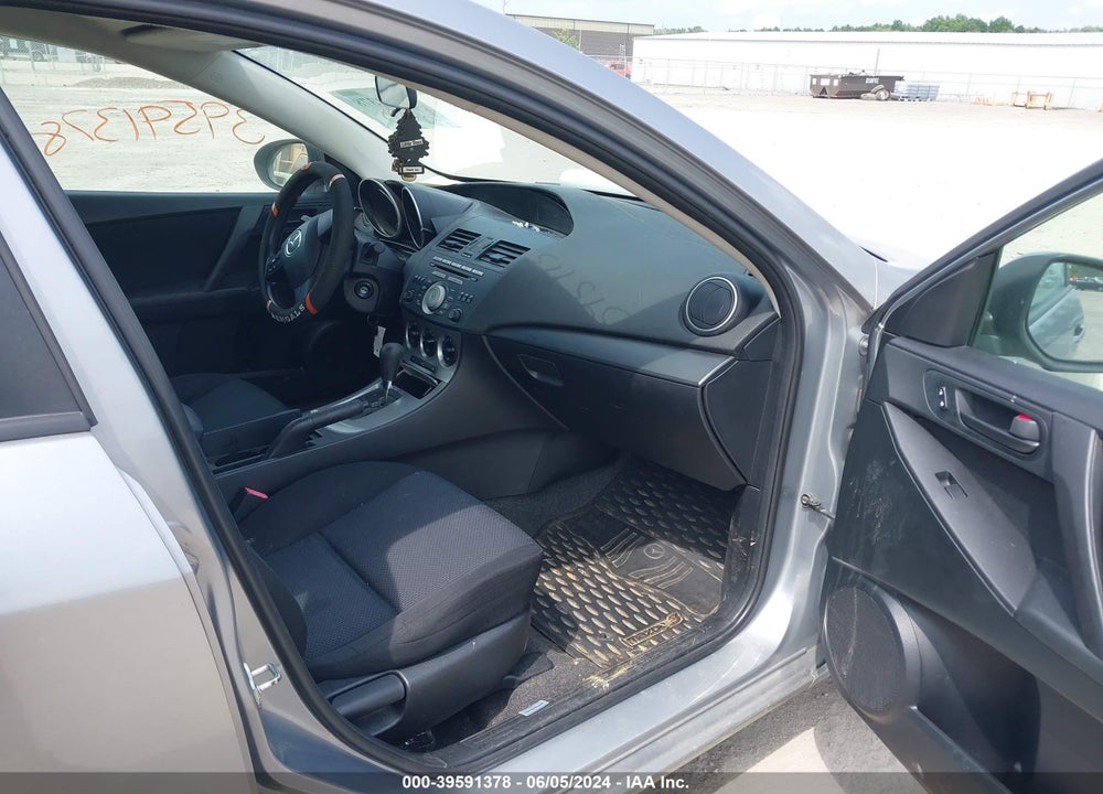 2011 MAZDA MAZDA3 VIN: JM1BL1UF4B1902782