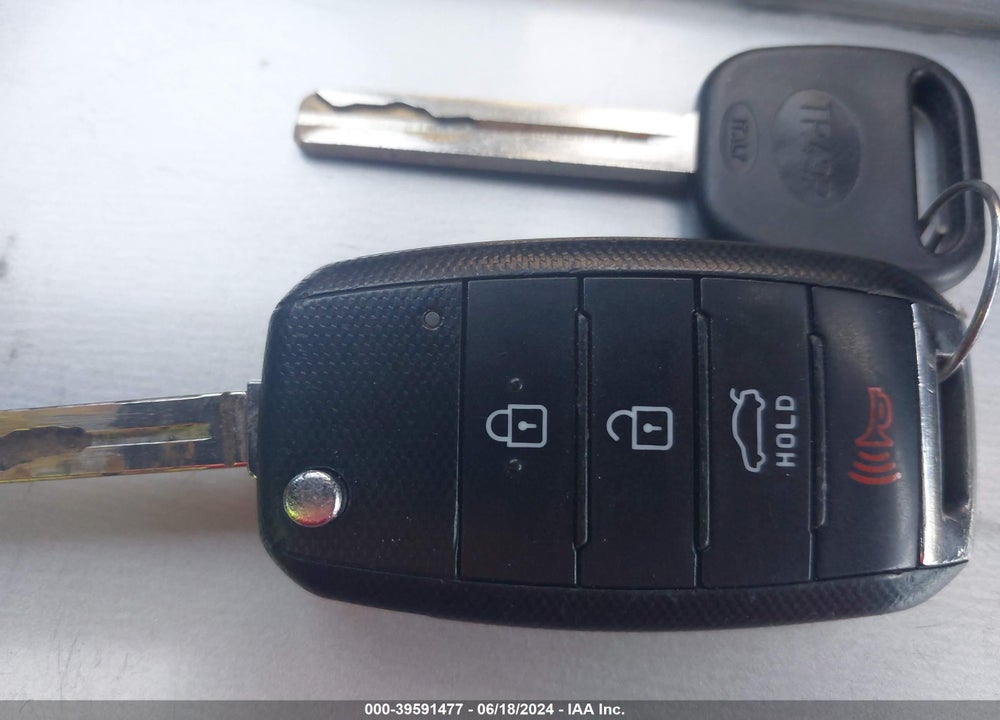 2015 KIA OPTIMA LX VIN: KNAGM4A71F5630723