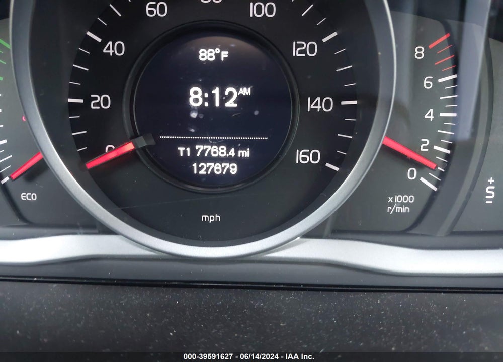 2017 VOLVO XC60 T5 VIN: YV440MDJ8H2083301
