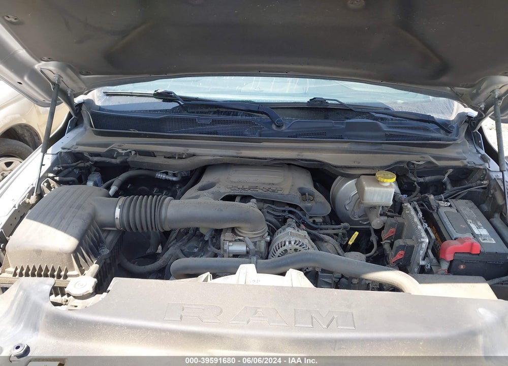 2019 RAM 1500 LAIE  4X4 5'7 BOX VIN: 1C6SRFJT3KN725583