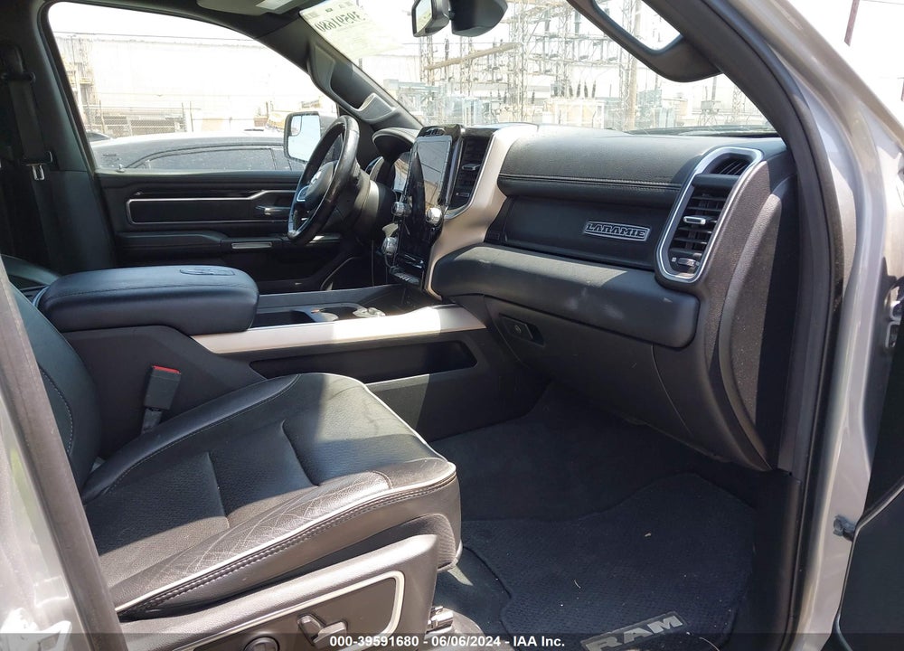 2019 RAM 1500 LAIE  4X4 5'7 BOX VIN: 1C6SRFJT3KN725583